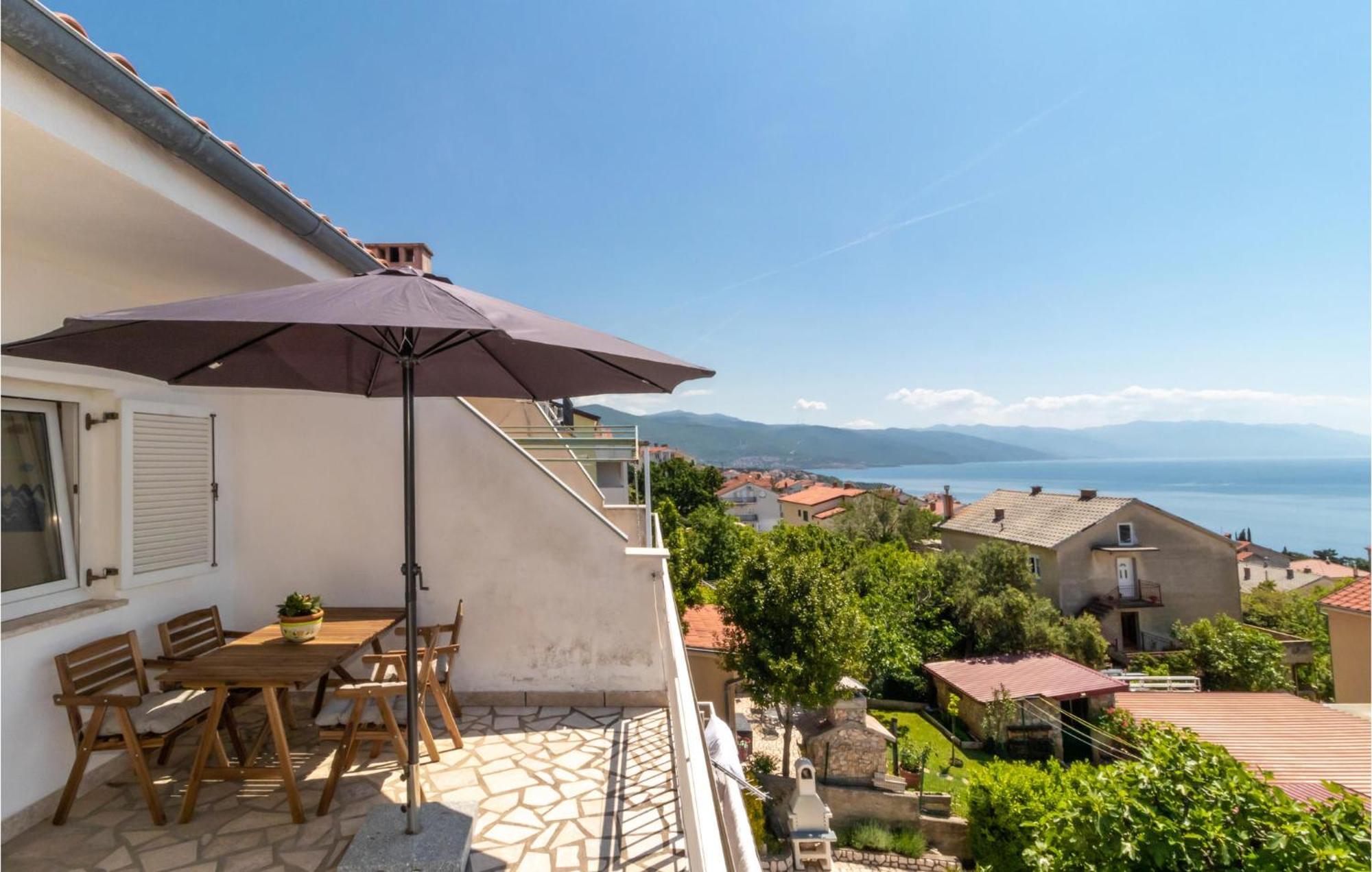 Lovely Apartment In Novi Vinodolski With Wifi Exterior foto